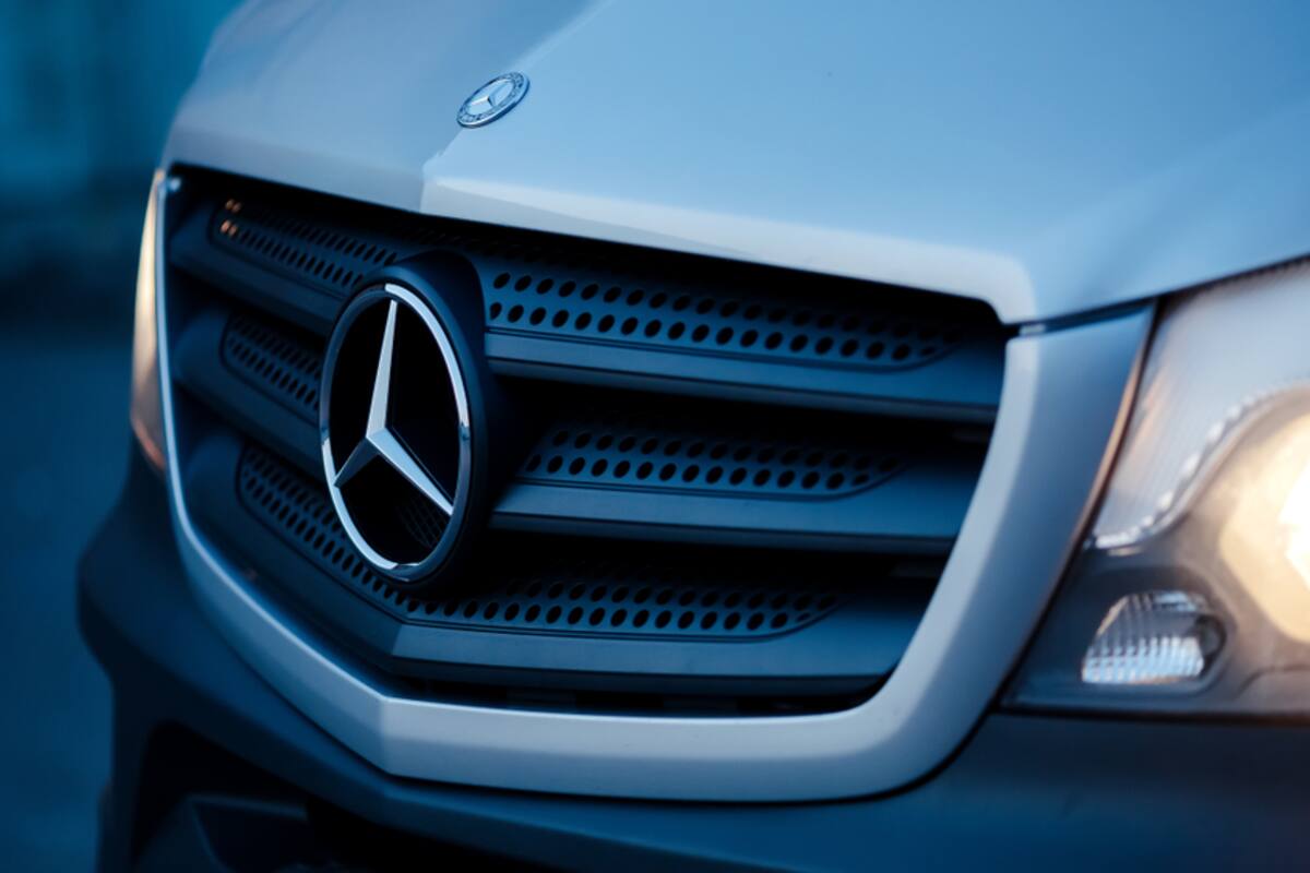 Mercedes Sprinter grille and badge